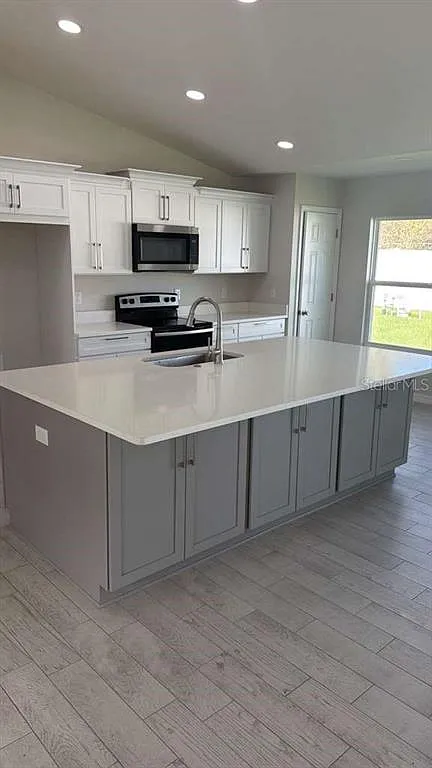 3 bed, 2.0 bath, 1440 sqft, $1,980 — Photo 2