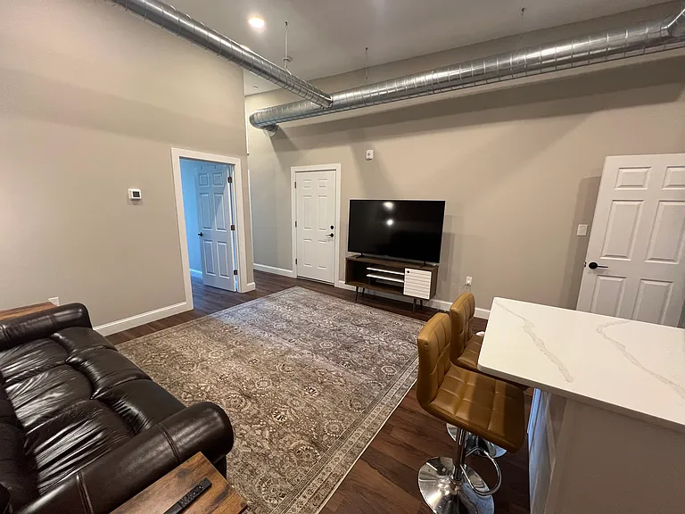 298 Main St #5 — Photo 5