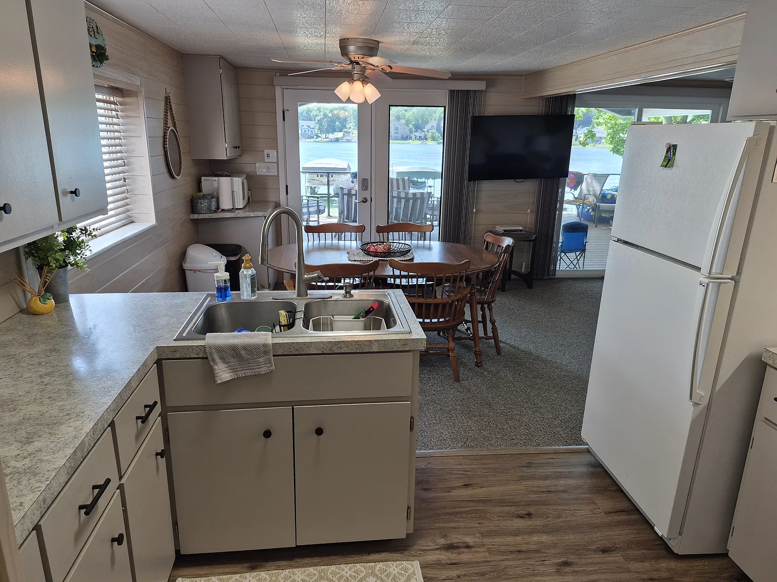 3 bed, 1.5 bath, 1960 sqft, $1,645 — Photo 4