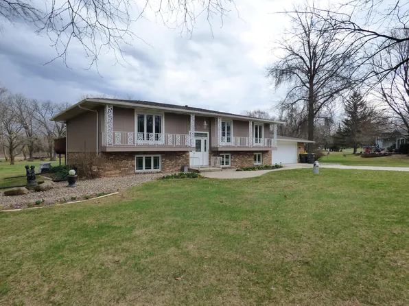 175 Sunland Dr, Valparaiso, IN 46385