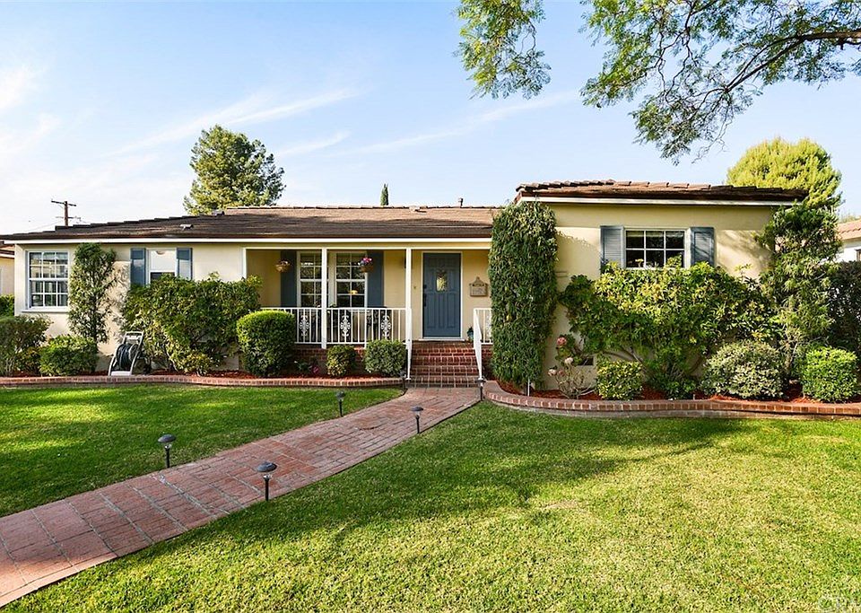 1st image of 2855 Huntington Dr