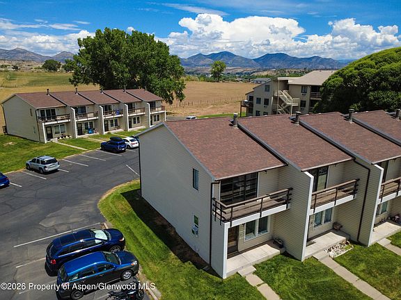 2nd image of 998 Wamsley Way