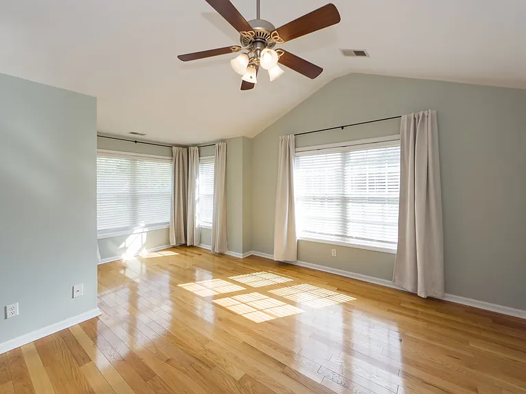 112 Tanglewood Cir — Photo 17