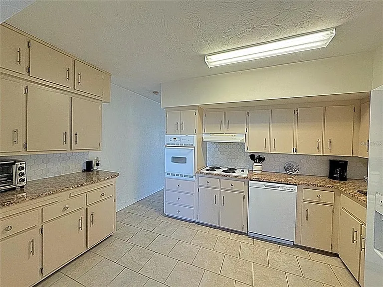 2001 World Parkway Blvd #7 — Photo 8
