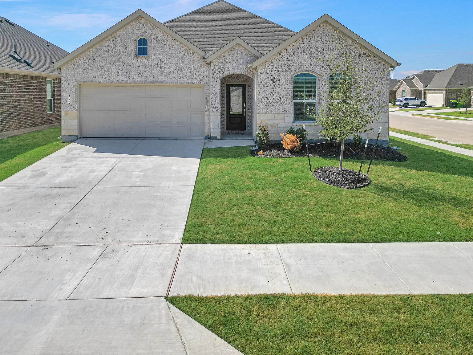 4 bed, 2083 sqft, $2,800 — Photo 1