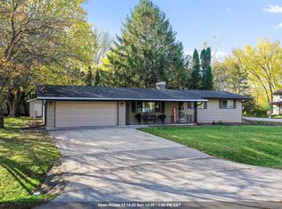 2255 Winwood Dr, Appleton, WI 54915