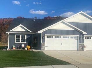 4918 Field Crest Ln, Eau Claire, WI 54701