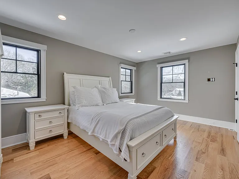 18 Sea Gate Ave — Photo 13