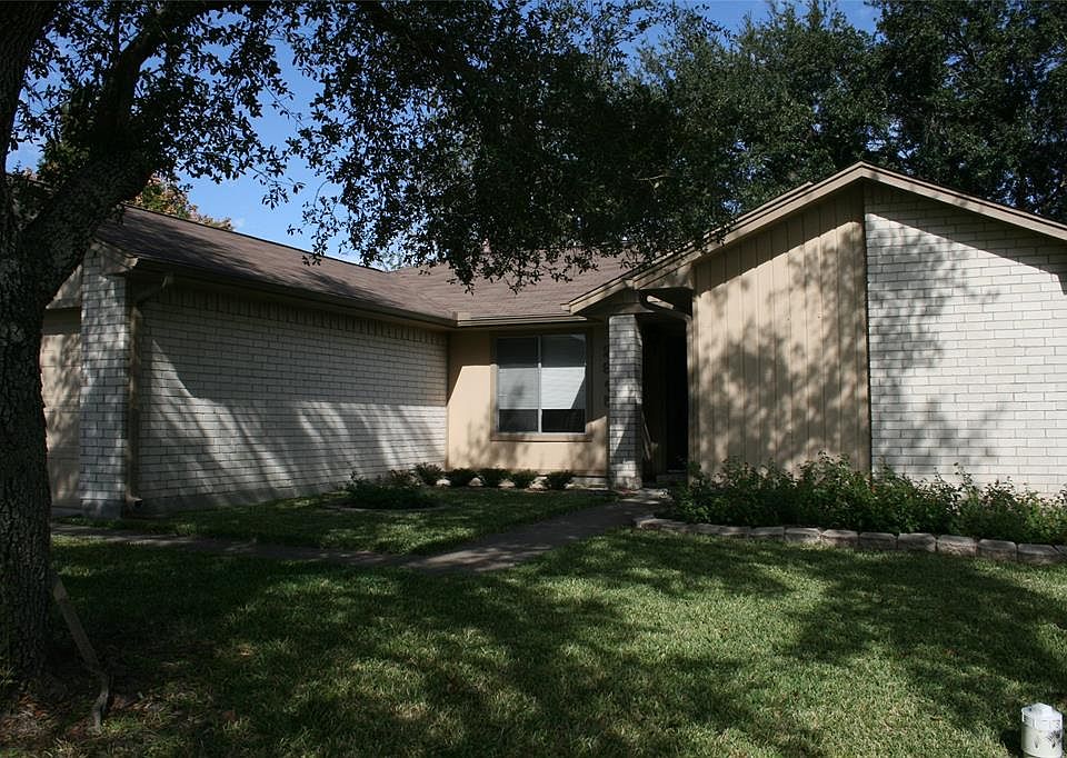 1st image of 2935 Southdown Dr