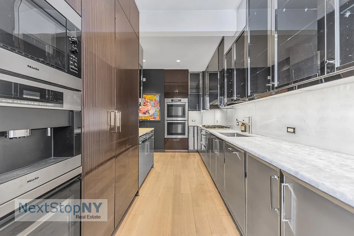 20 West 53rd Street — Photo 3