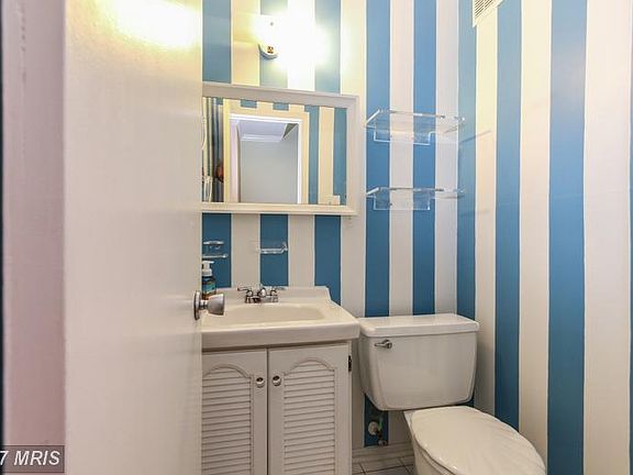 3rd image of 765 Azalea Dr #33