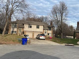 1415-1417 E Penrose Ln, Olathe, KS 66062