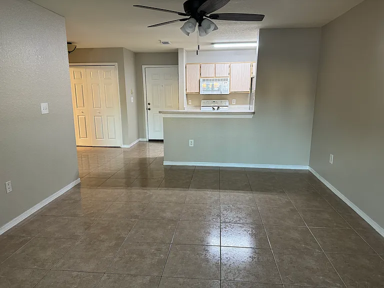 5463 Vineland Rd #5105 — Photo 7