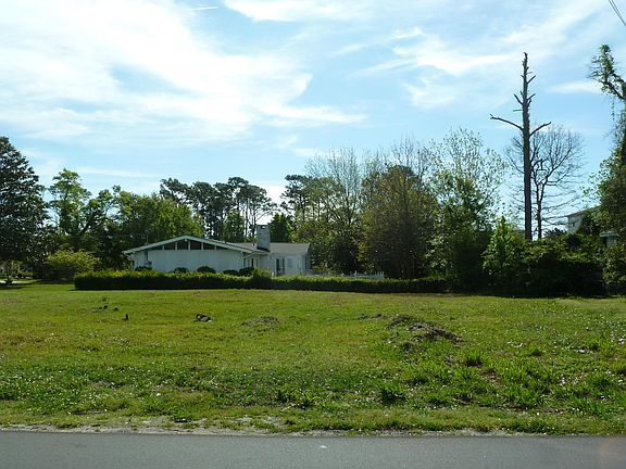 2nd image of 803 S Sixth Street