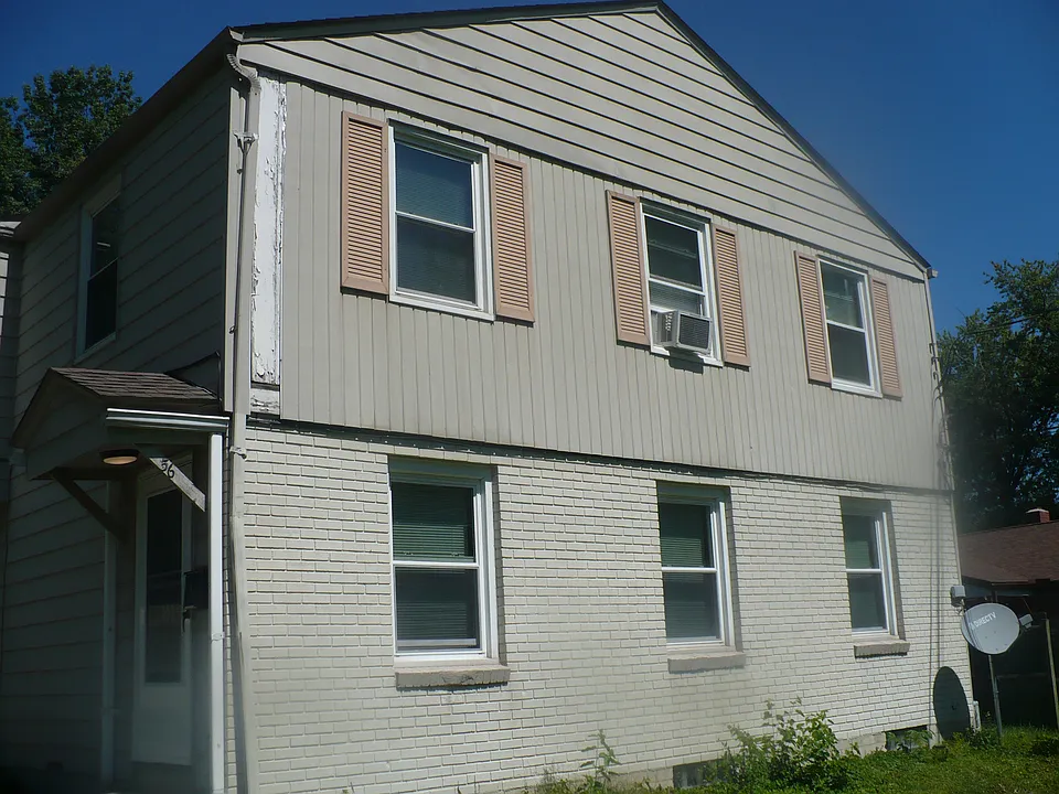 56 Willow Dr #2