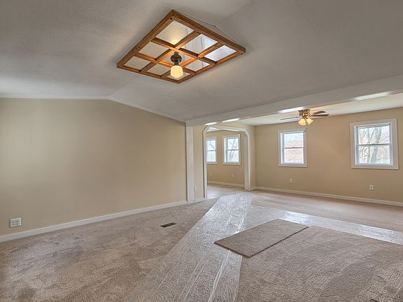 2nd image of 121 House Rock Rd