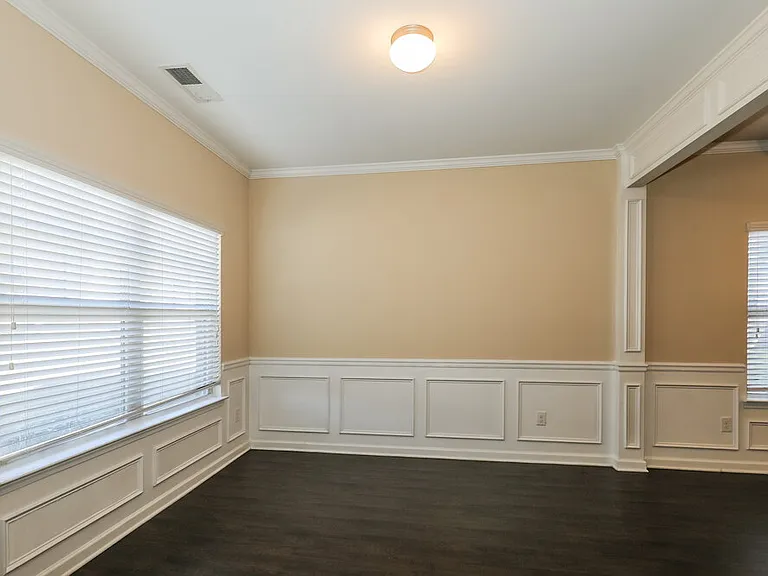 705 Yukon Way — Photo 9
