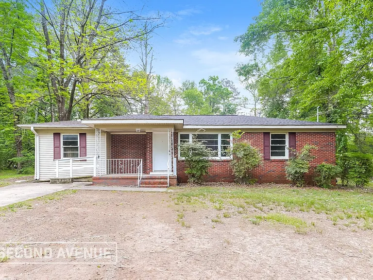 241 Lake Drive Cir NE — Photo 2