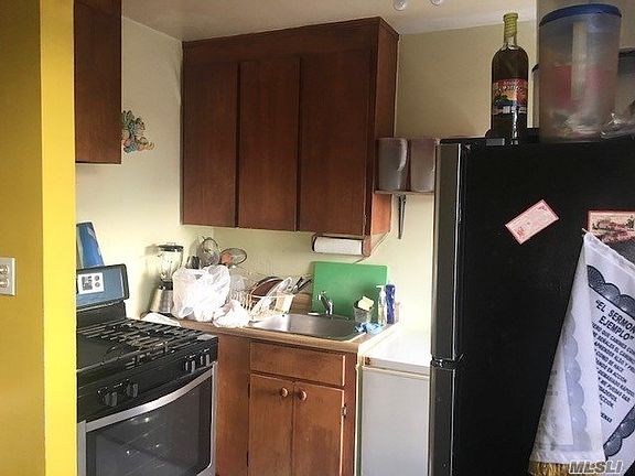 4th image of 83-45 Vietor Ave #6