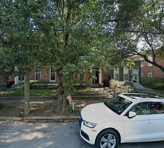 E Washington St — Photo 1
