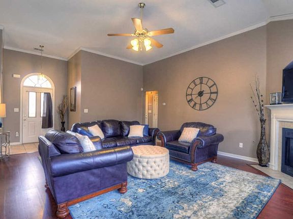 4th image of 4820 Bloomfield Dr