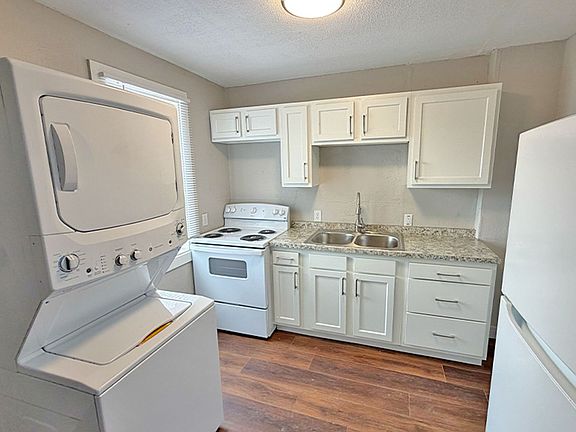 3rd image of 22-24 W Hollister St
