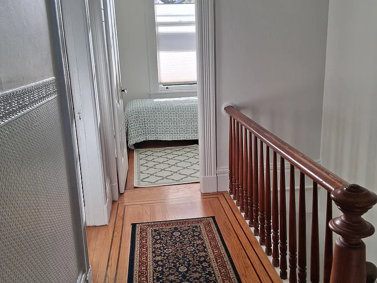 1528 Baker St — Photo 14