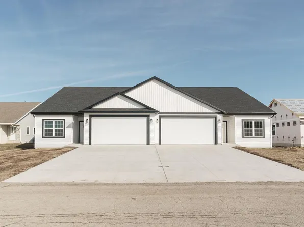 577 E Hyland STREET, Juneau, WI 53039