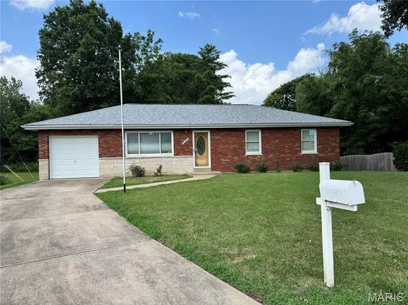 1101 Fain Dr, Saint Louis, MO 63125