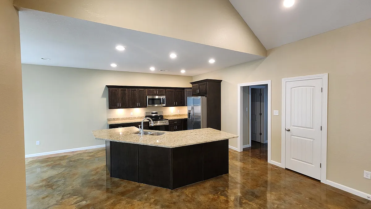 Building Photo - 2203 Everett Dr