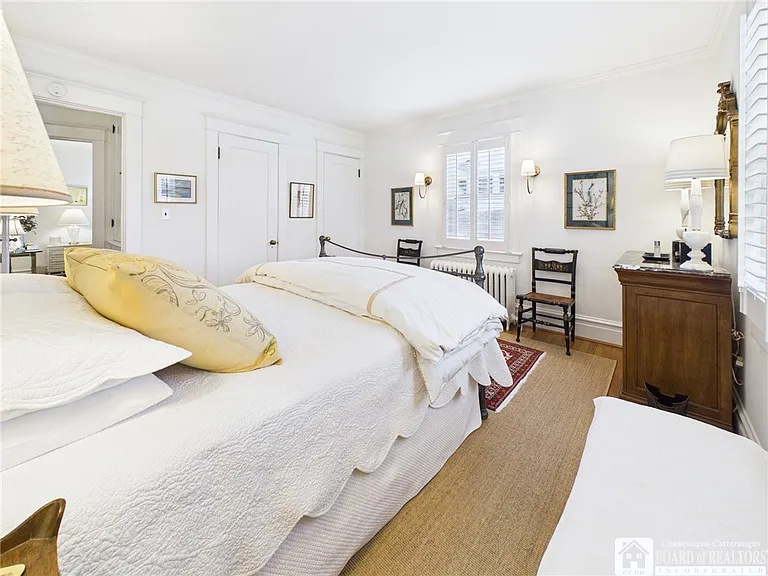 422 York St — Photo 10