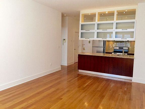 2nd image of 4126 27th St APT 8F