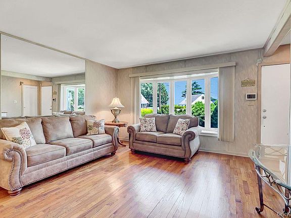 5th image of 955 Cedar Court