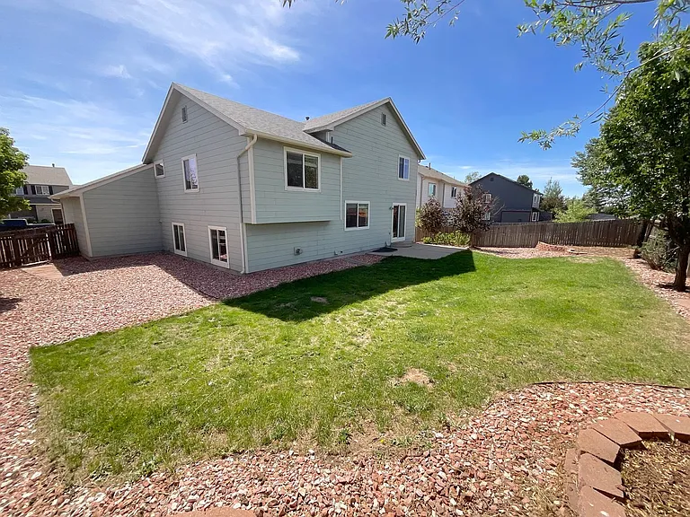 6112 Chivalry Dr — Photo 8