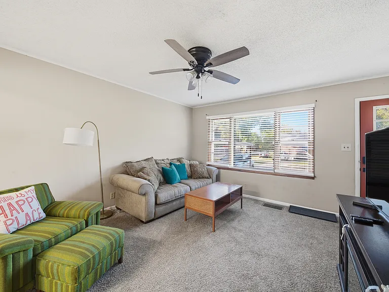 702 E Karma Ave — Photo 15