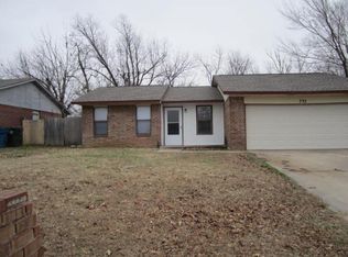 732 Briarwood Dr, Midwest City, OK 73130
