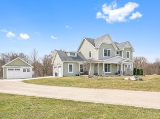 2984 N 41st Rd, Sheridan, IL 60551