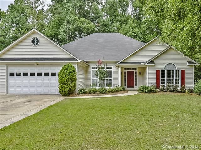 Split floor plan Ranch