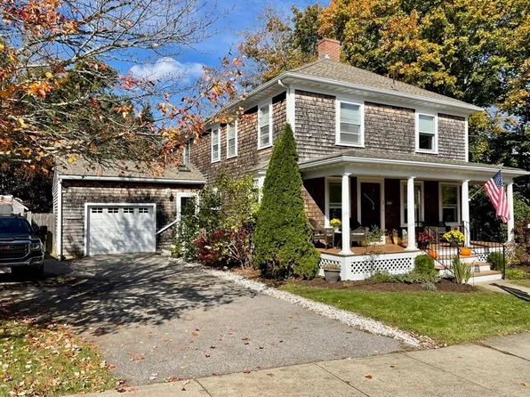 1 Bay View Ave, Plymouth, MA 02360