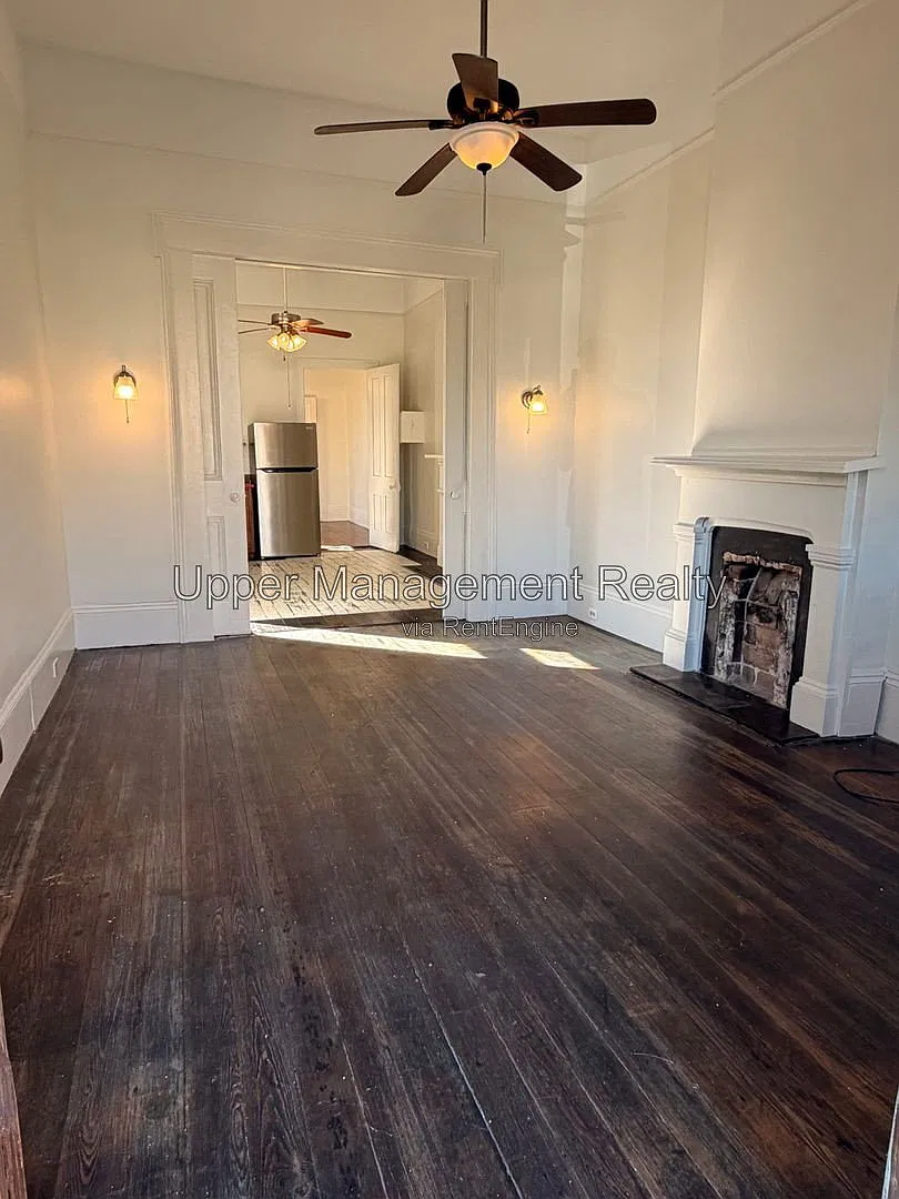 2 bed, 1.0 bath, 1000 sqft, $1,700 — Photo 1