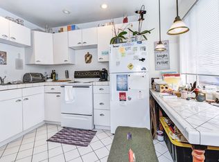 319 W Olympic Pl #204, Seattle, WA 98119