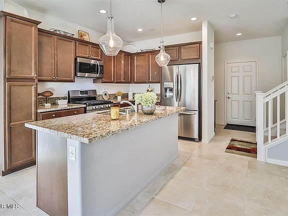4th image of 8563 N Walnut Way