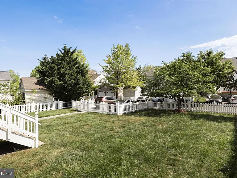 42903 Redfield St — Photo 53
