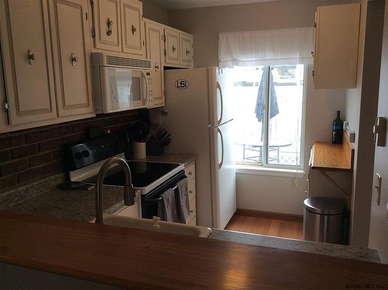 5th image of 1602 ROCKPORT Court