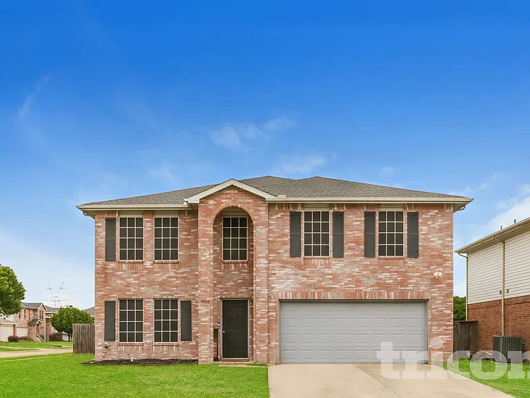 3040 Clemente Dr — Photo 1