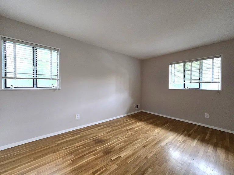 5115 Bangor Dr — Photo 16