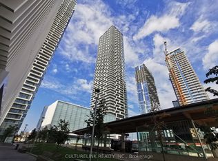 950 Portage Pkwy #5601, Vaughan, ON L4K 4Z4
