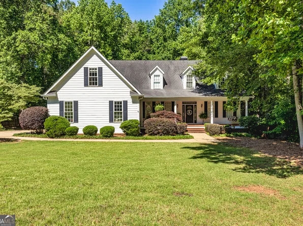 305 S Shore Dr, Newnan, GA 30263