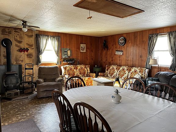 5th image of 1013 Mount Tom Ln