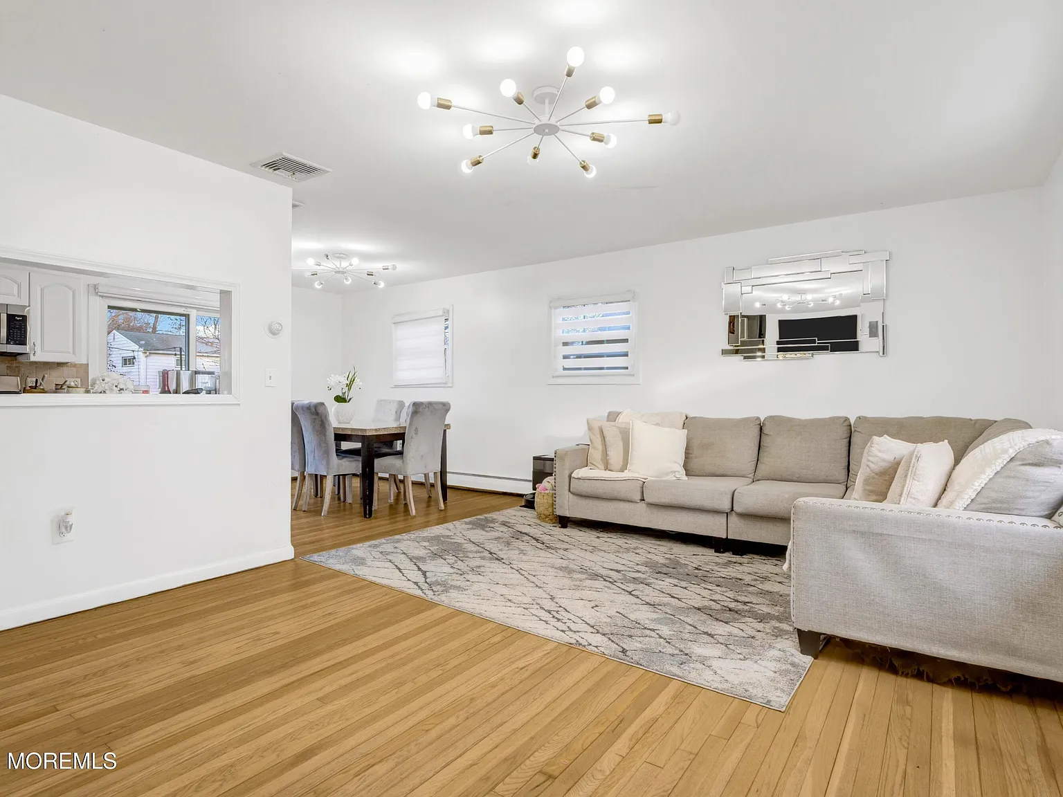 4 bed, 1376 sqft, $4,200 — Photo 4